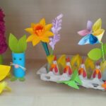 Wielkanocne kury i kurczaczki, zajączek, ptaszek oraz kwiaty z papieru wykonane techniką origami